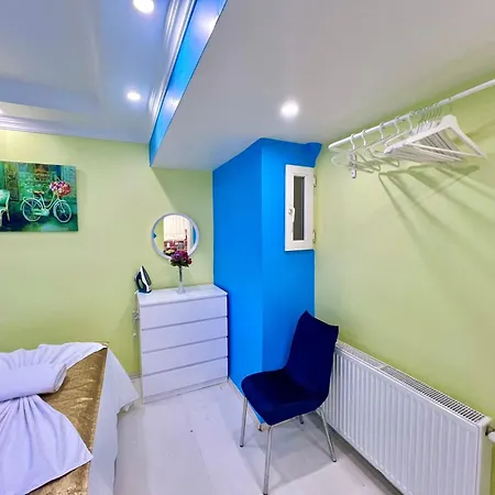 من غرفتين نوم وصالة مفروش بلكامل بجانب محطة ترامفاي اقصراي يوسف باشا //a Fully Furnished Two-bedroom Next To Youssef Pasha Tram Station *